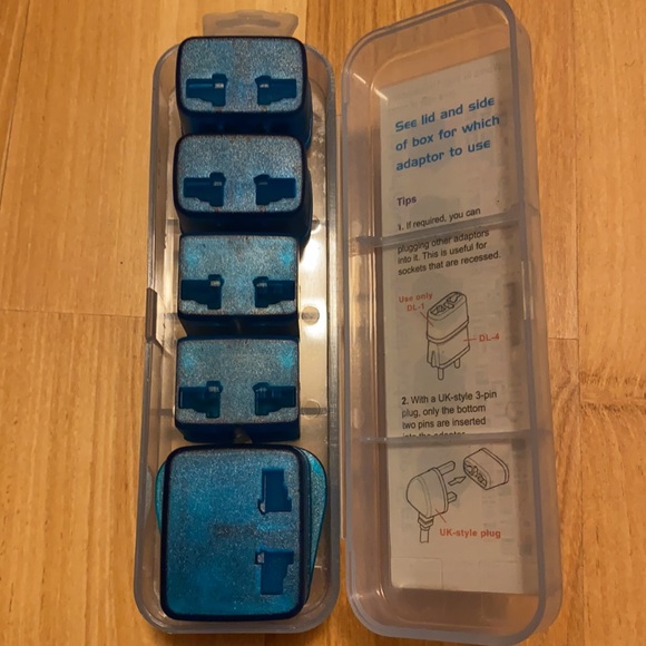 Worldwide International Travel adaptor set - Picture 3 of 6